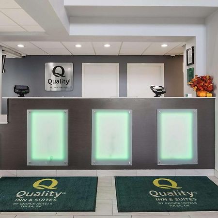 Quality Suites I-44 Tulsa Exterior foto